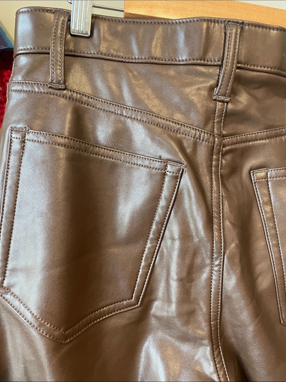 Abercrombie & Fitch Curve Love Vegan Leather 90s Relaxed Pant - Picture 11 of 12